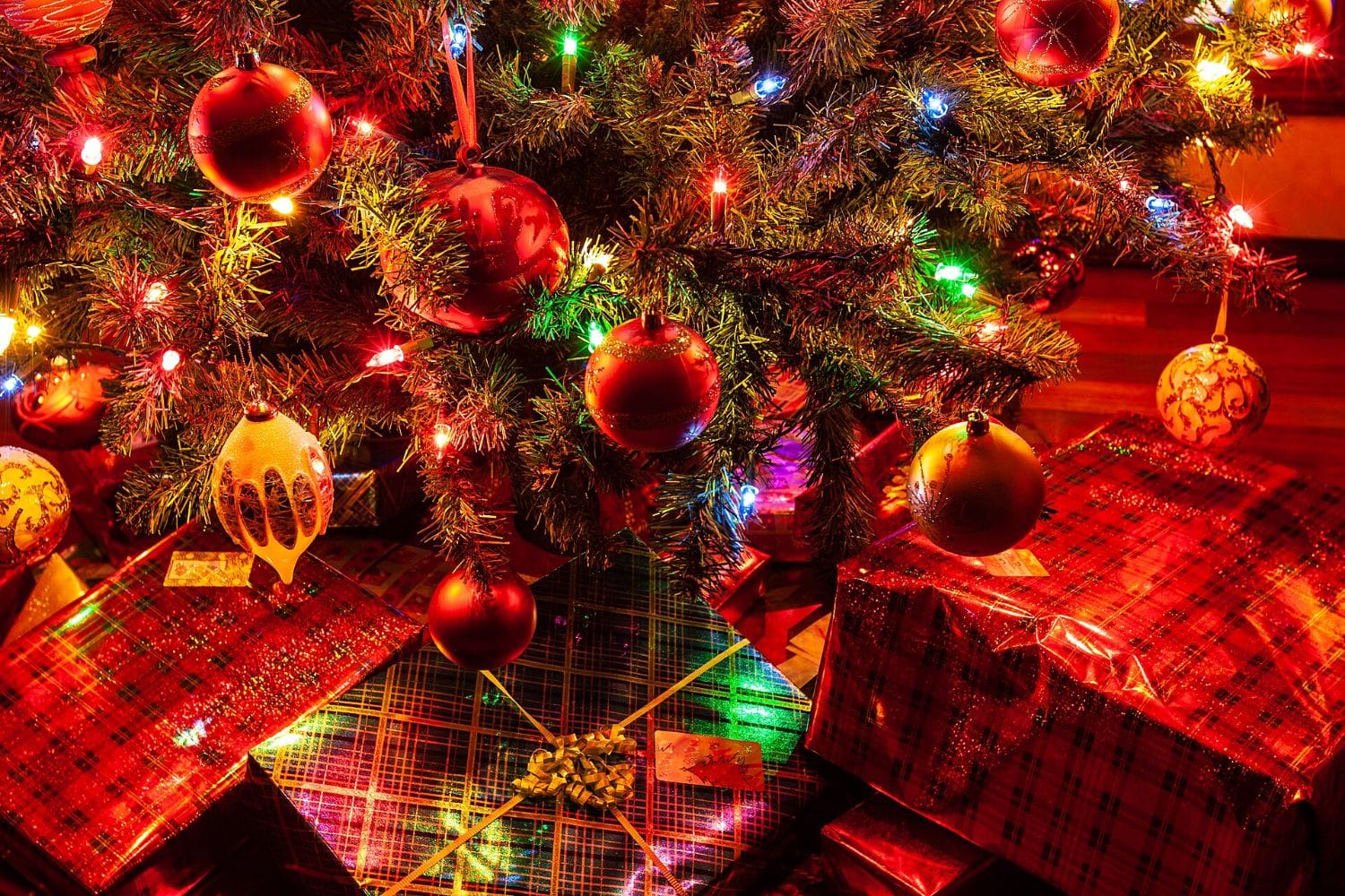 Regalos navidenos preparados para entrega de fin de anio