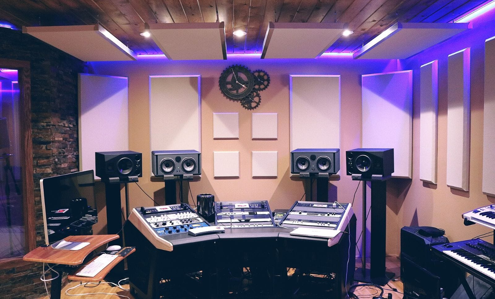 Estudio de audio profesional donde se produce la musica ambiental de FONO TAPE