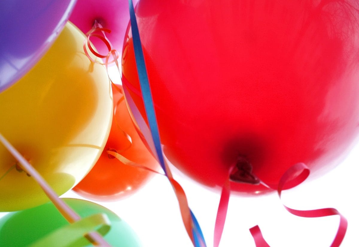 Globos de colores para cumpleaños infantiles en Caballito, CABA